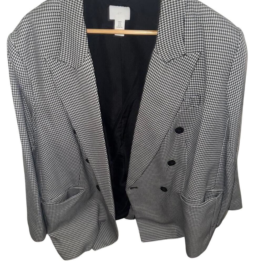 H & M Black white houndstooth Blazer